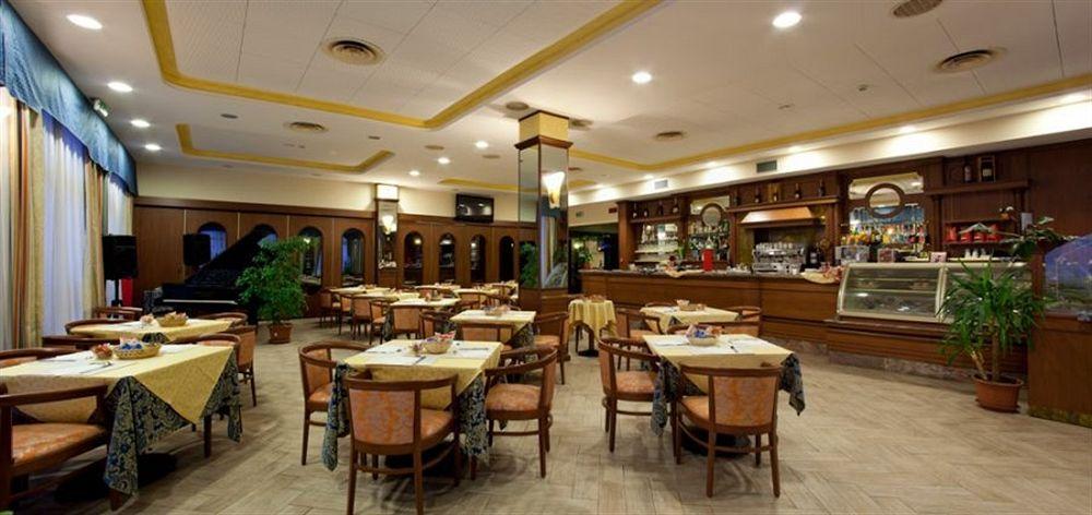 Hotel Grazia Deledda 사사리 외부 사진