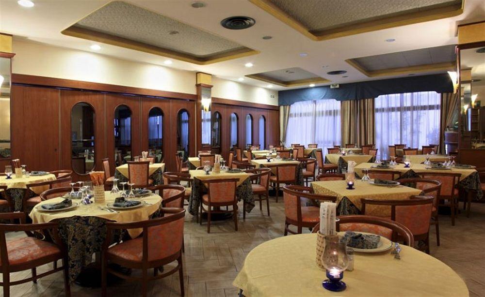 Hotel Grazia Deledda 사사리 외부 사진