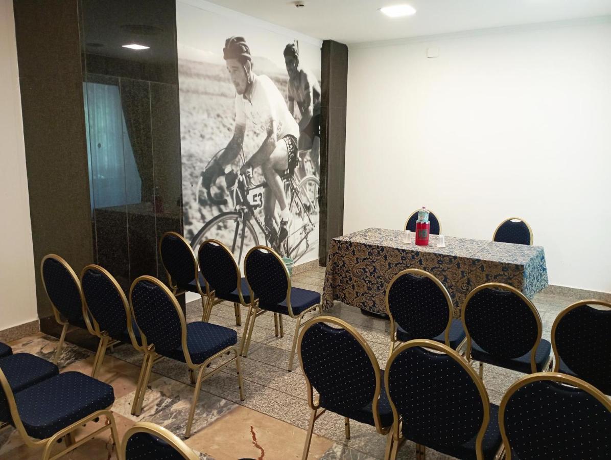 Hotel Grazia Deledda 사사리 외부 사진