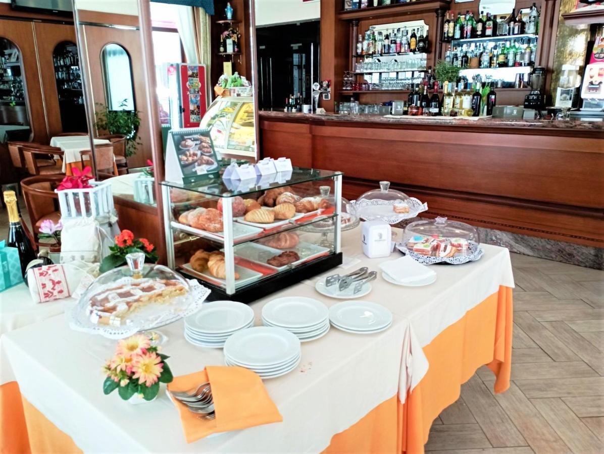 Hotel Grazia Deledda 사사리 외부 사진