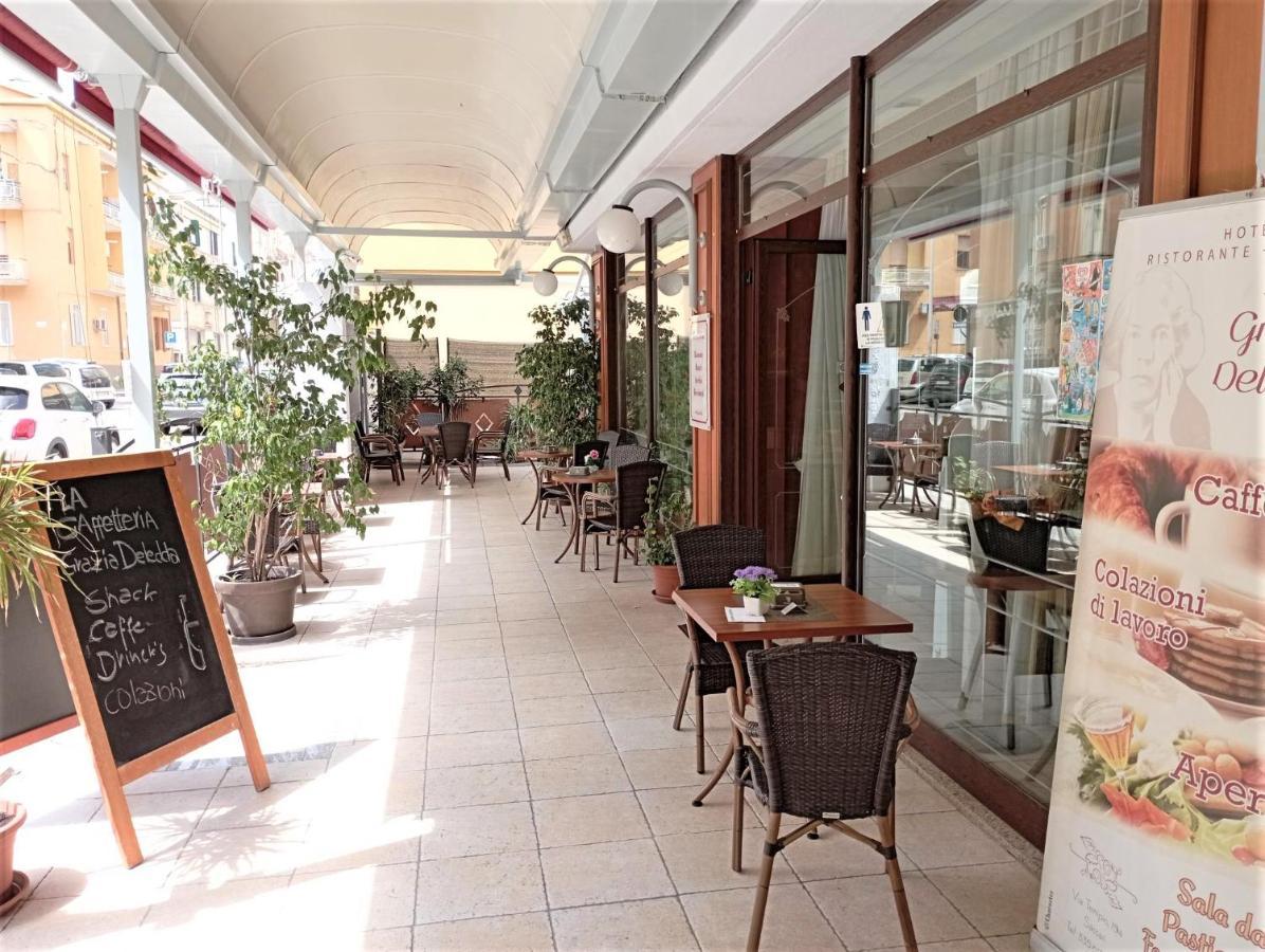Hotel Grazia Deledda 사사리 외부 사진