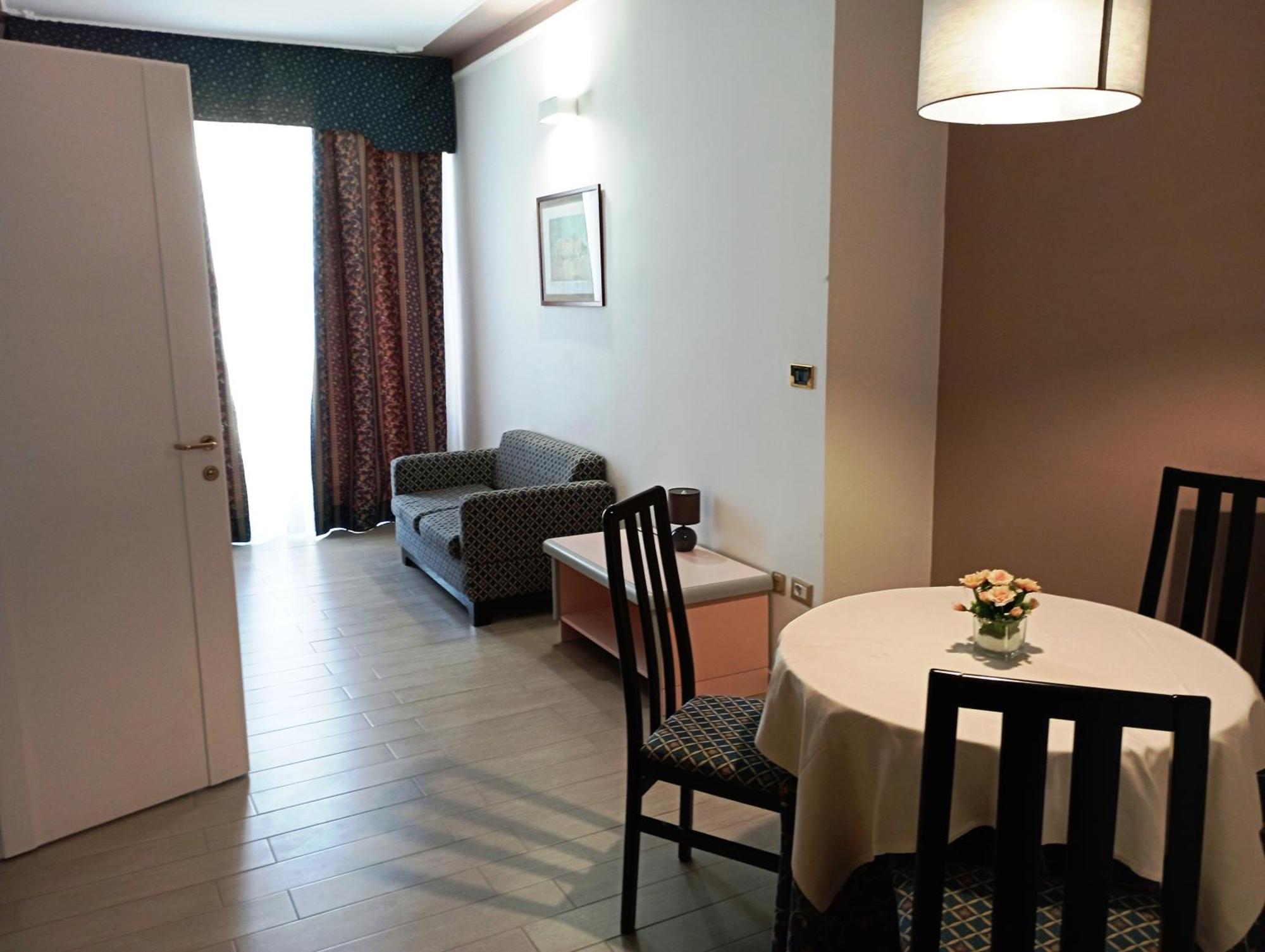 Hotel Grazia Deledda 사사리 외부 사진