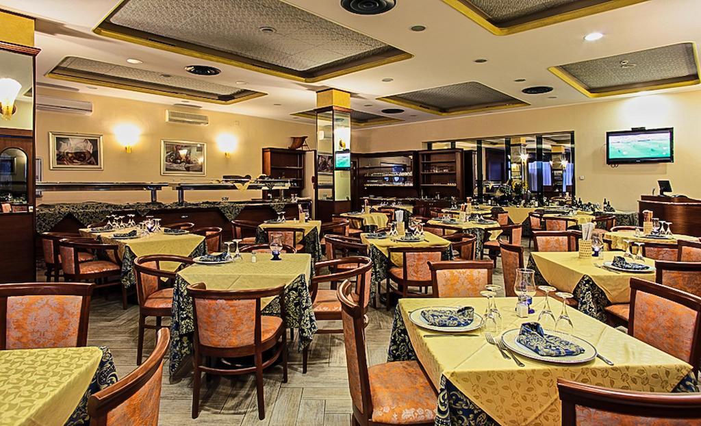 Hotel Grazia Deledda 사사리 외부 사진